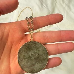 Long medallion necklace (gold)